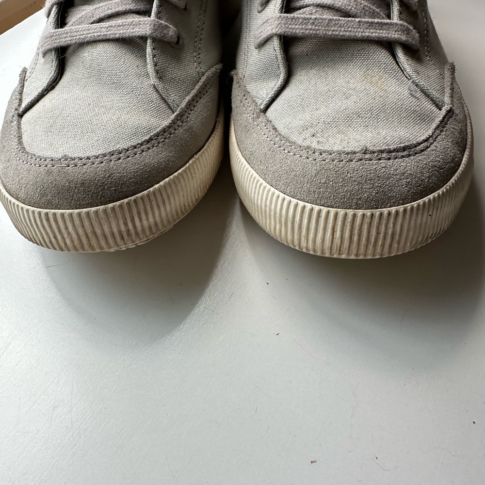 Sorel Gray Minimalist Low-Top Sneakers size 11 - Picture 2 of 6
